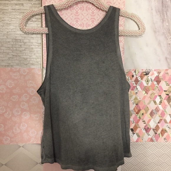 American Eagle | Gray Cactus Flowy Swing Tank Top - Picture 2 of 7